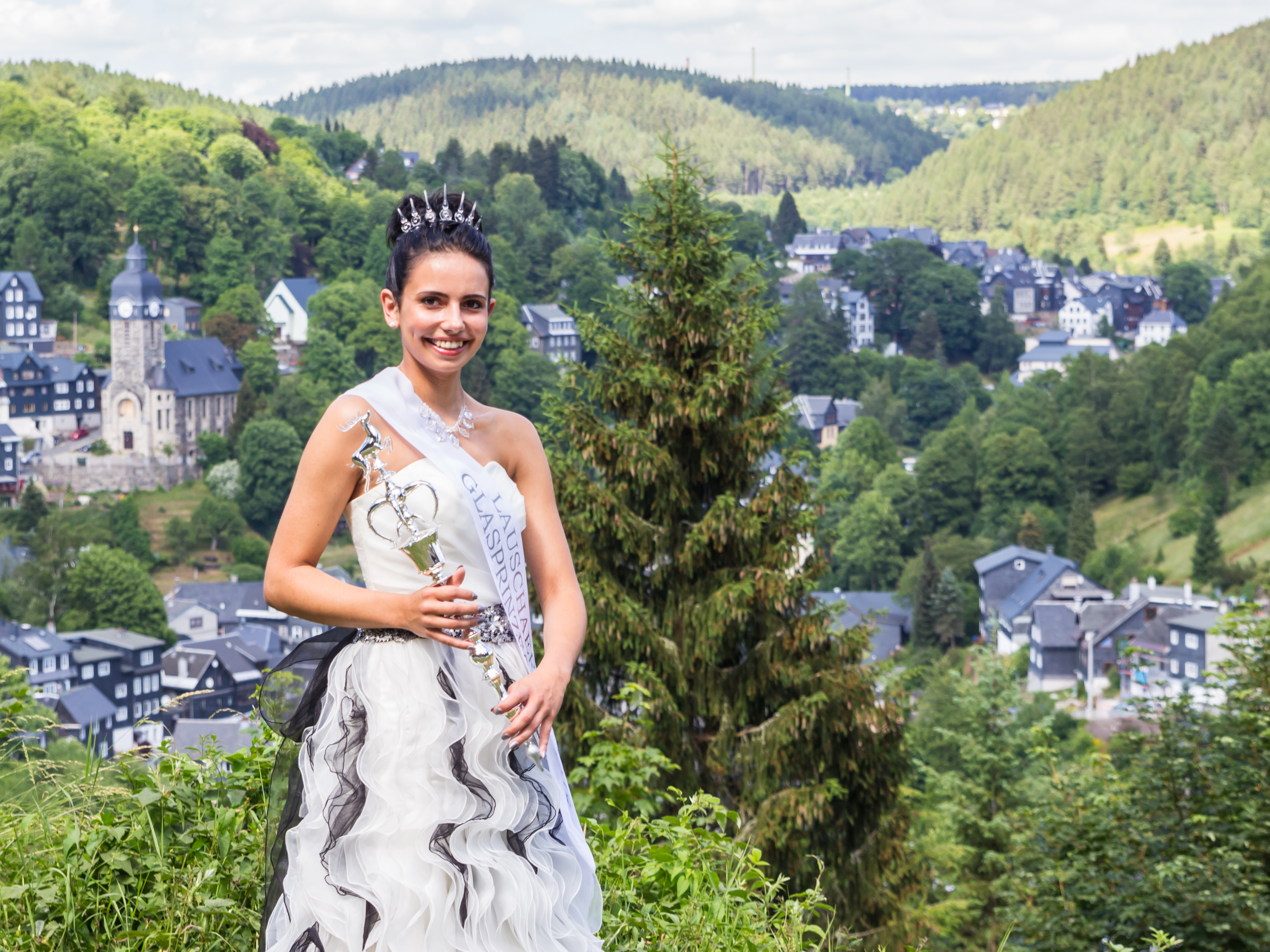 Glasprinzessin Laura aus Lauscha Leider haben wir keinen Alternativtext zu diesem Bild, aber wir arbeiten daran.
